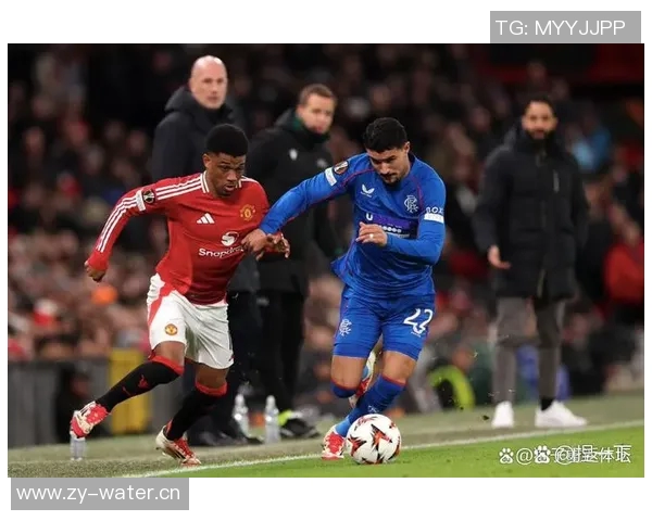 曼联与阿森纳激战正酣球场内外群殴事件引发热议 曼联与阿森纳激战正酣球场内外群殴事件引发热议