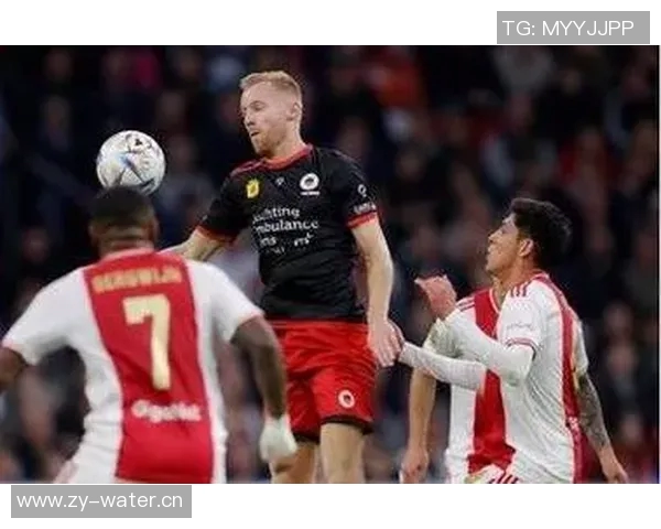 阿尔克马与泽沃勒的激烈对决揭示荷甲新赛季的竞争格局