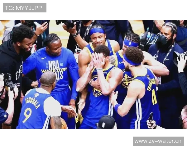 勇士与快船季后赛对决库里能否带队再创辉煌