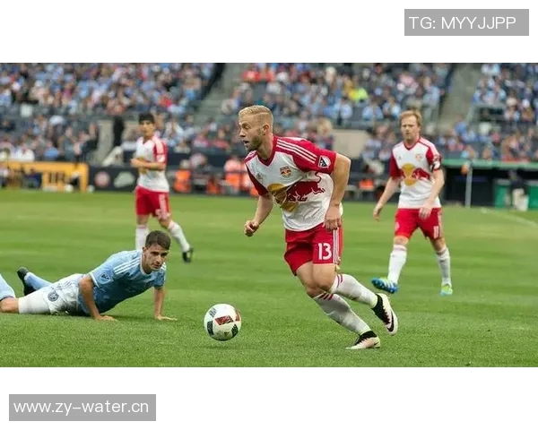 哥伦布机员与新英格兰的激烈对决揭示了球队实力的较量与未来的希望