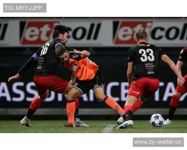 阿贾克与格拉夫的精彩对决揭示足球战术与团队合作的魅力