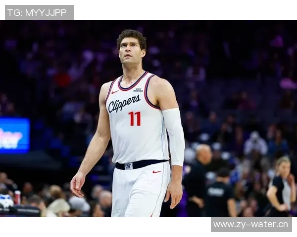 布鲁克洛佩斯：从篮球新星到NBA顶级中锋的辉煌历程与成就分析