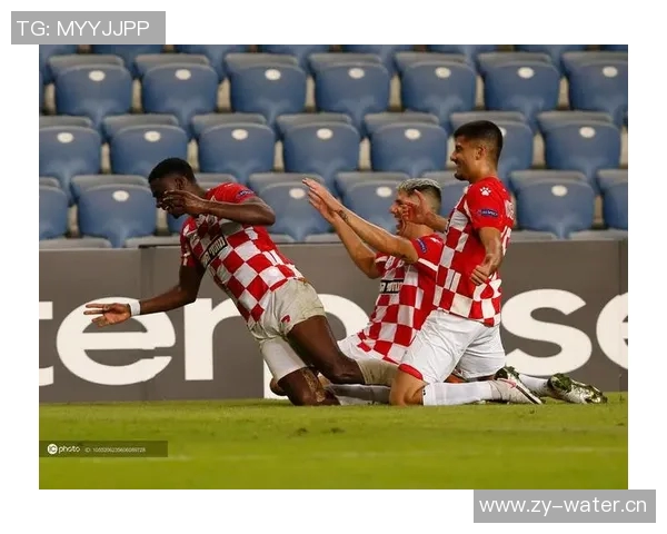 科罗拉与比尔舒华的较量揭示足球战术与团队合作的完美结合 科罗拉与比尔舒华的较量揭示足球战术与团队合作的完美结合