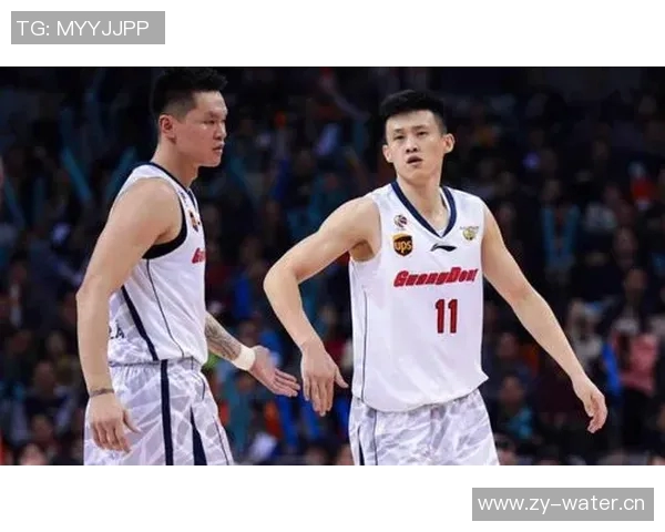 周鹏：从篮球场上的传奇到生活中的榜样，激励无数年轻人的奋斗之路